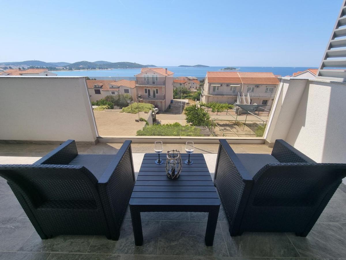 Sea View Apartment Rogoznica  Buitenkant foto